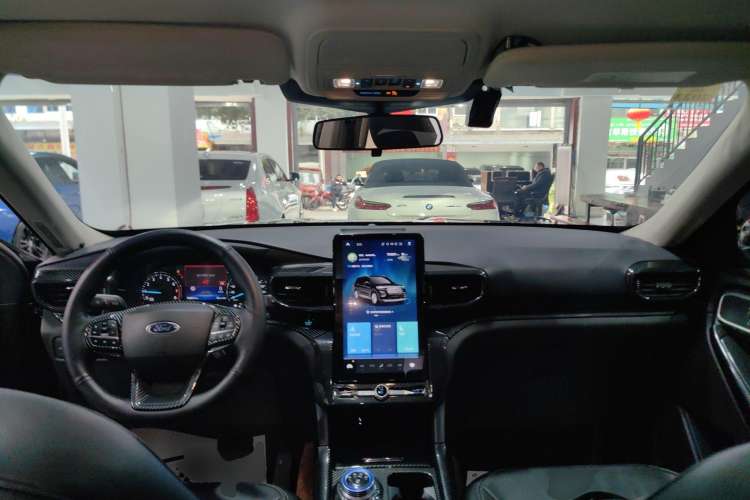 Used Ford Explorer 2020 EcoBoost 285 Rear-Drive Trend Edition 7-Seater Interior 2