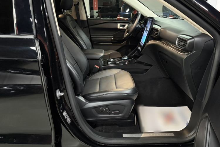 Used Ford Explorer 2020 EcoBoost 285 4x4 Titanium Edition 6 Seats Interior 2