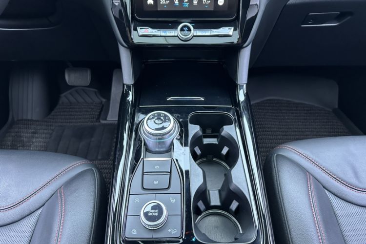 Used Ford Explorer 2020 EcoBoost 285 Four-Wheel Drive Sport Edition ST-LINE 7-Seater Interior 2