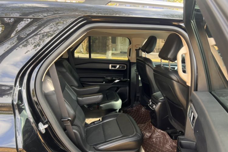 Used Ford Explorer 2020 EcoBoost 285 Four-Wheel Drive Trend Edition 6 Seats Interior 3