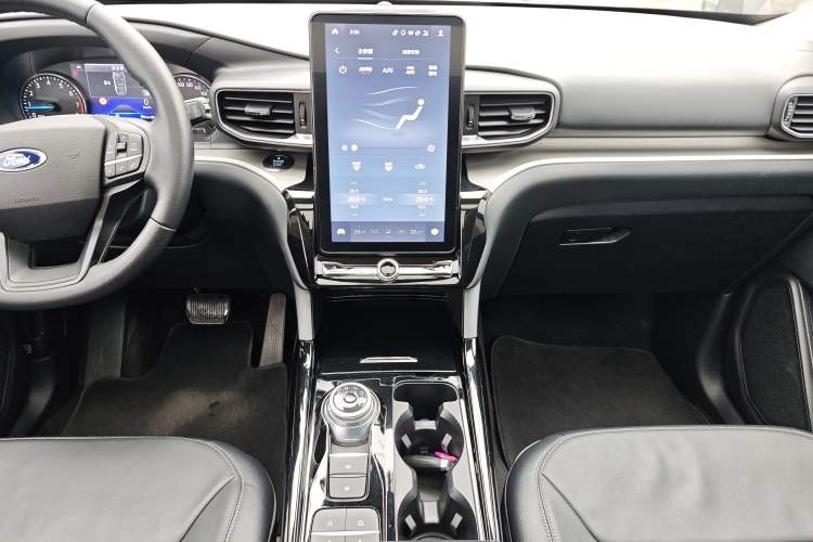 Used Ford Explorer 2020 EcoBoost 285 Rear-Drive Trend Edition 7-Seater Interior 4