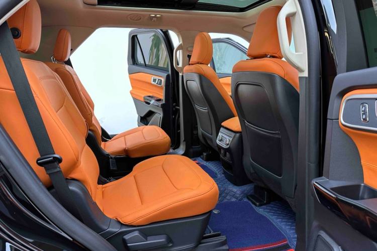 Used Ford Explorer 2020 EcoBoost 285 Rear-Drive Trend Edition 6 Seats Interior 4