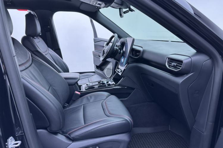 Used Ford Explorer 2020 EcoBoost 285 Four-Wheel Drive Sport Edition ST-LINE 7-Seater Interior 4