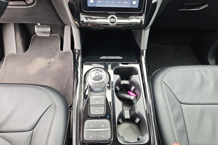 Used Ford Explorer 2020 EcoBoost 285 Rear-Drive Trend Edition 7-Seater Interior 5