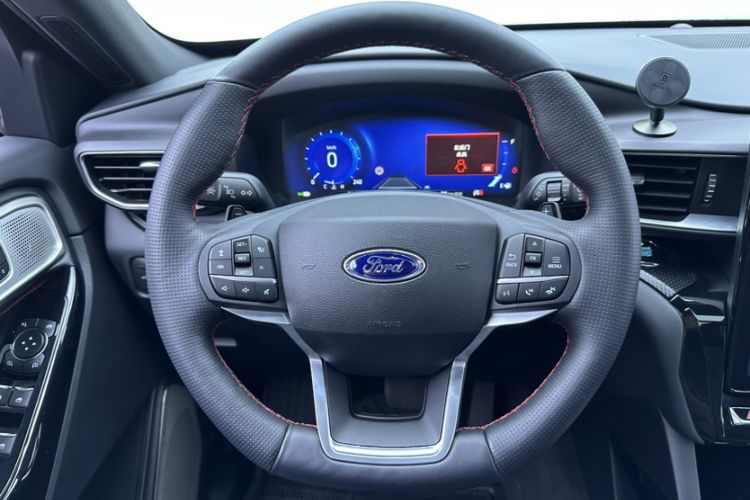 Used Ford Explorer 2020 EcoBoost 285 Four-Wheel Drive Sport Edition ST-LINE 7-Seater Interior 5