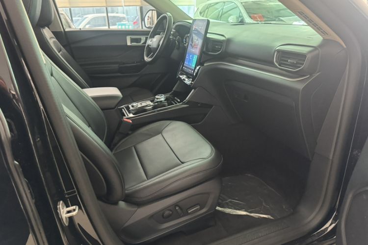 Used Ford Explorer 2020 EcoBoost 285 4x4 Trend Edition 7-Seater Interior 7