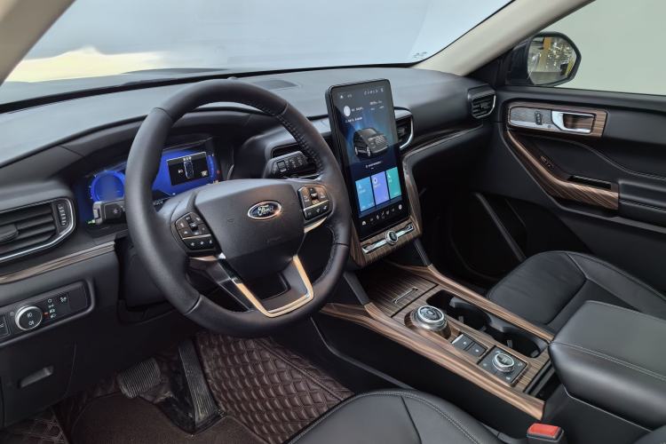 Used Ford Explorer 2020 EcoBoost 285 4x4 Titanium Edition 6 Seats Interior 7