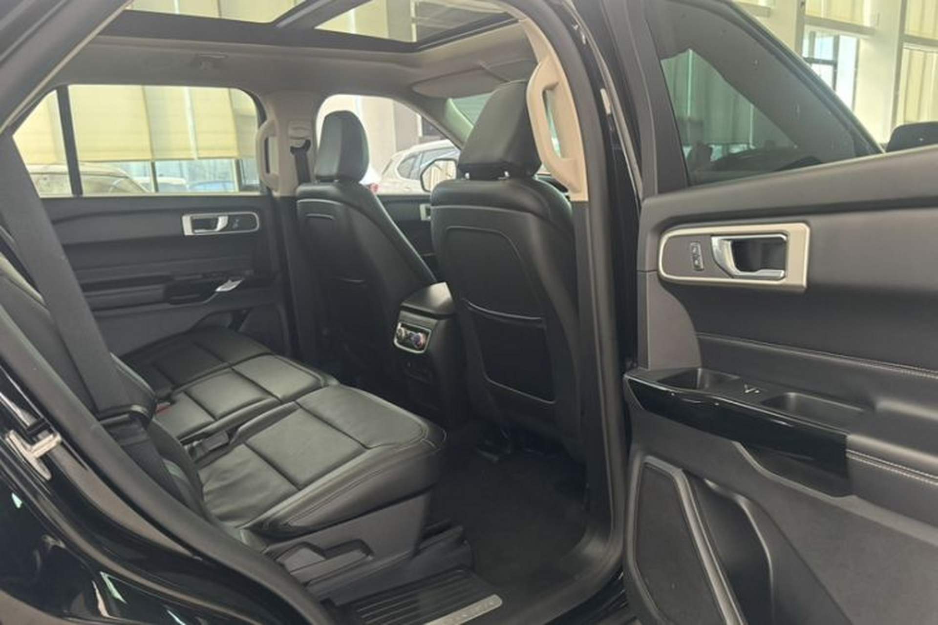 Used Ford Explorer 2020 EcoBoost 285 4x4 Trend Edition 7-Seater Interior 8