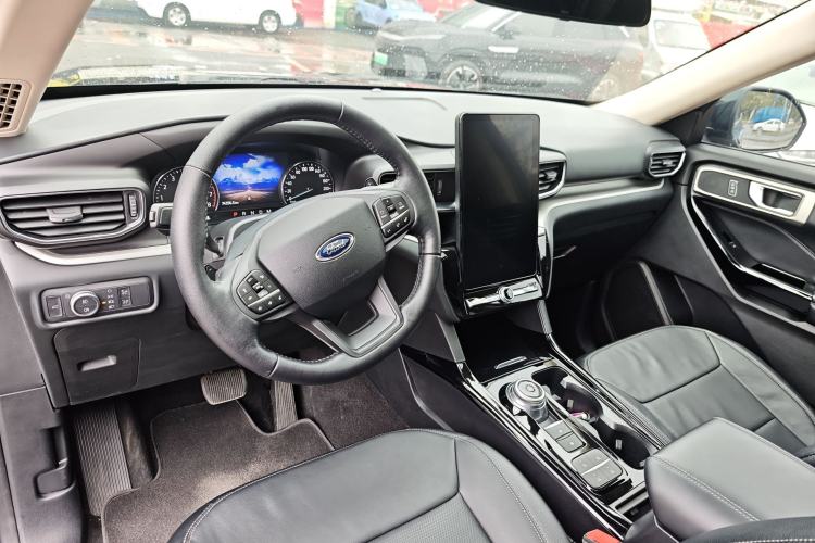 Used Ford Explorer 2020 EcoBoost 285 Rear-Drive Trend Edition 7-Seater Interior 8