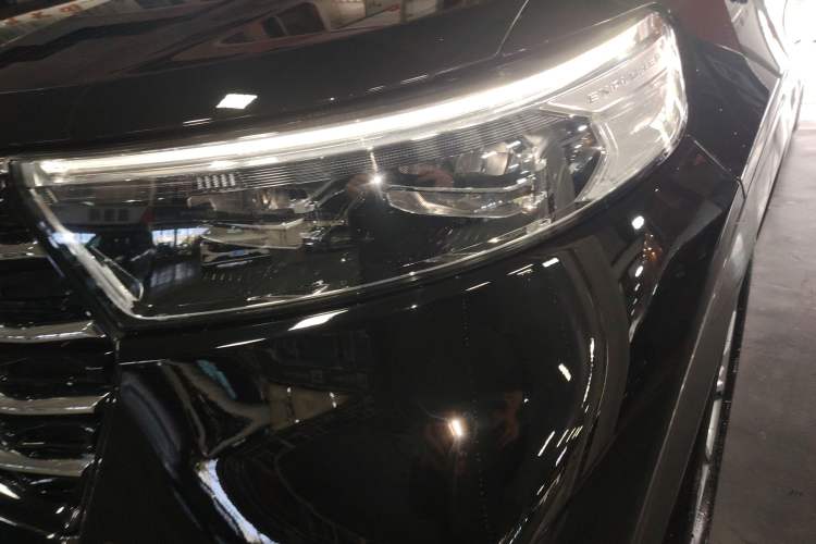 Used Ford Explorer 2020 EcoBoost 285 Rear-Drive Trend Edition 7-Seater Left Front Headlight