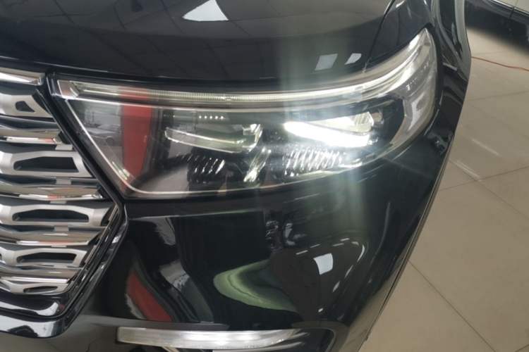 Used Ford Explorer 2020 EcoBoost 285 4x4 Titanium Edition 6 Seats Left Front Headlight