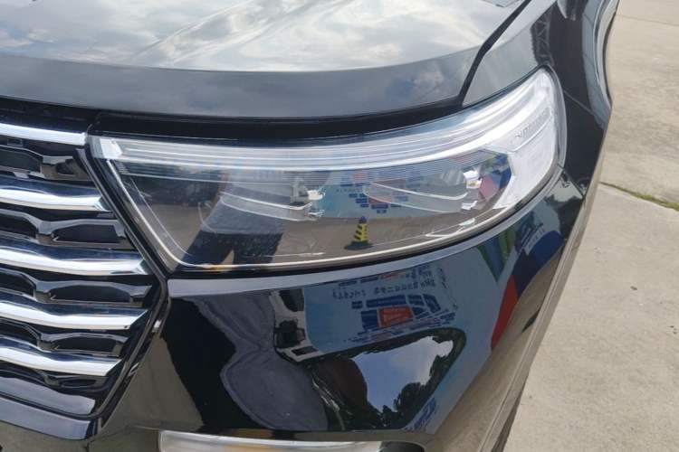 Used Ford Explorer 2020 EcoBoost 285 Rear-Drive Trend Edition 7-Seater Left Front Headlight