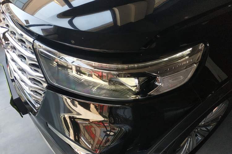 Used Ford Explorer 2020 EcoBoost 285 4x4 Titanium Edition 7-Seater Left Front Headlight