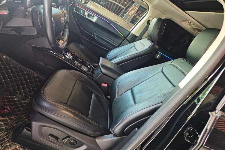 Used Ford Explorer 2020 EcoBoost 285 Rear-Drive Trend Edition 7-Seater Left Front Seat