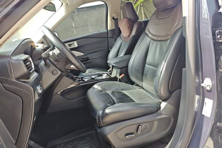 Used Ford Explorer 2020 EcoBoost 285 4x4 Platinum Edition 6 Seats Left Front Seat