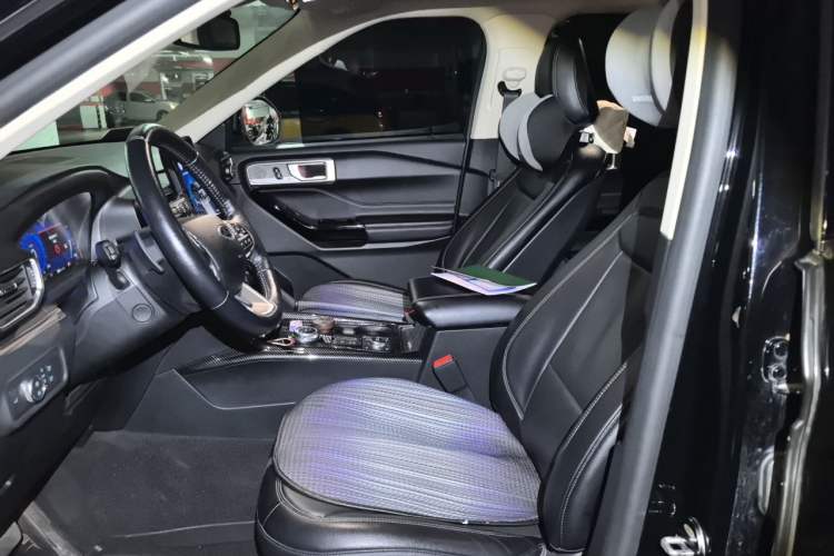 Used Ford Explorer 2020 EcoBoost 285 4x4 Titanium Edition 7-Seater Left Front Seat