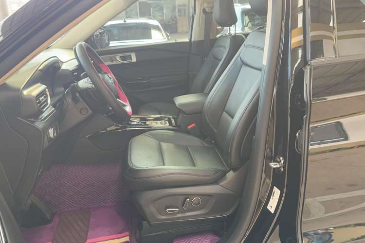Used Ford Explorer 2020 EcoBoost 285 4x4 Titanium Edition 7-Seater Left Front Seat