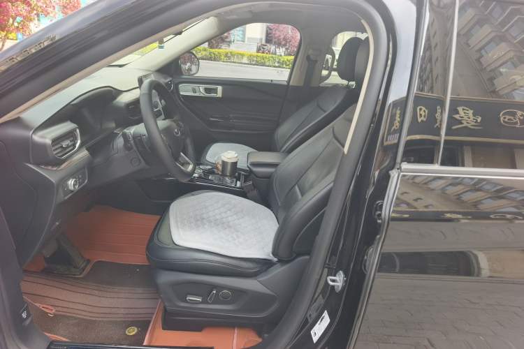Used Ford Explorer 2020 EcoBoost 285 4x4 Titanium Edition 6 Seats Left Front Seat