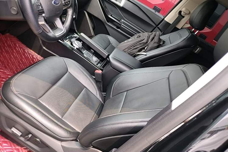 Used Ford Explorer 2020 EcoBoost 285 4x4 Titanium Edition 7-Seater Left Front Seat