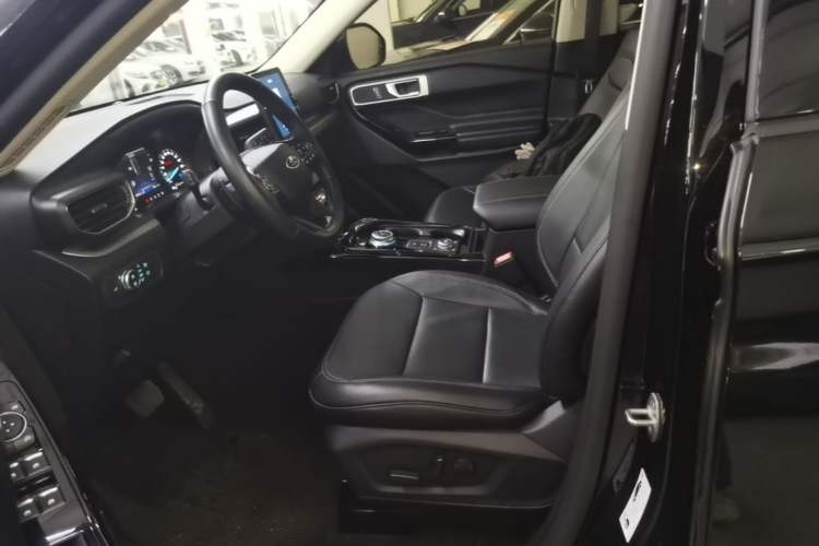 Used Ford Explorer 2020 EcoBoost 285 Four-Wheel Drive Trend Edition 6 Seats Left Front Seat