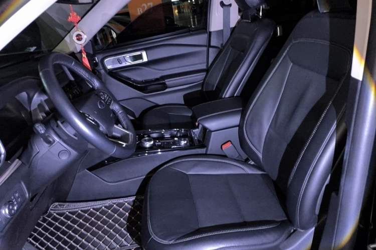 Used Ford Explorer 2020 EcoBoost 285 4x4 Titanium Edition 6 Seats Left Front Seat