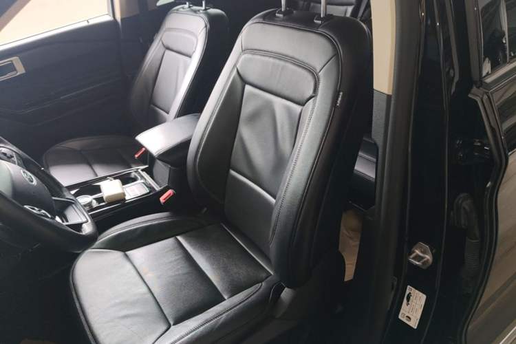 Used Ford Explorer 2020 EcoBoost 285 Rear-Drive Trend Edition 7-Seater Left Front Seat