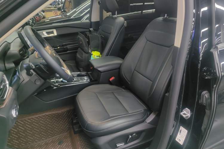 Used Ford Explorer 2020 EcoBoost 285 4x4 Titanium Edition 6 Seats Left Front Seat