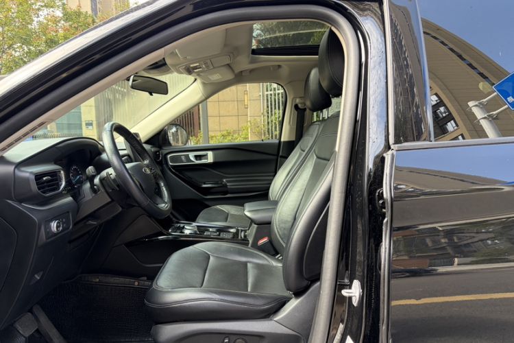 Used Ford Explorer 2020 EcoBoost 285 Rear-Drive Trend Edition 7-Seater Left Front Seat