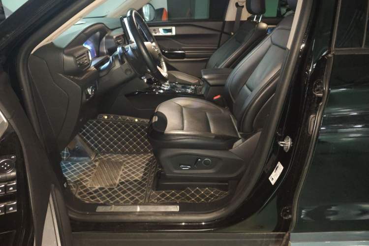 Used Ford Explorer 2020 EcoBoost 285 4x4 Titanium Edition 6 Seats Left Front Seat