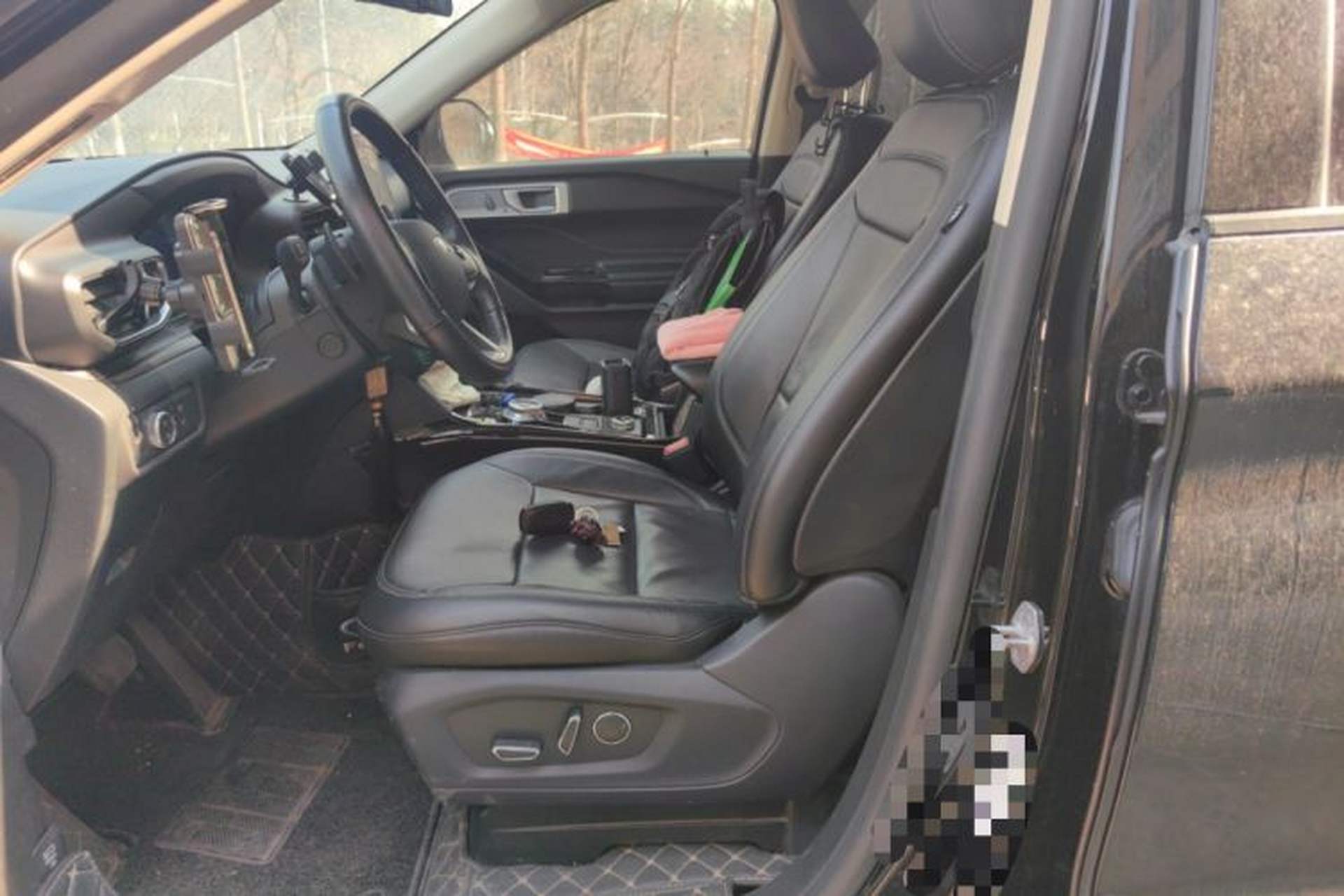 Used Ford Explorer 2020 EcoBoost 285 4x4 Titanium Edition 7-Seater Left Front Seat