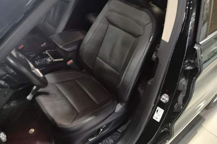 Used Ford Explorer 2020 EcoBoost 285 4x4 Titanium Edition 6 Seats Left Front Seat