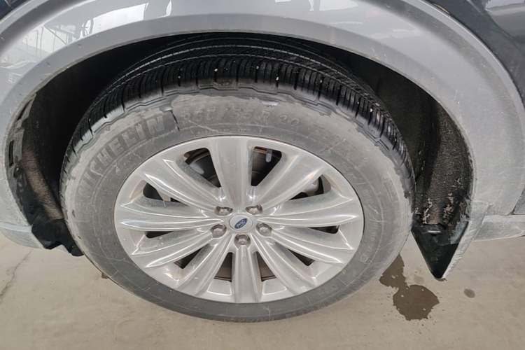 Used Ford Explorer 2020 EcoBoost 285 4x4 Titanium Edition 6 Seats Left Front Wheel Hub