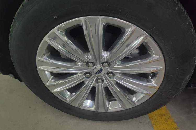 Used Ford Explorer 2020 EcoBoost 285 4x4 Titanium Edition 6 Seats Left Front Wheel Hub