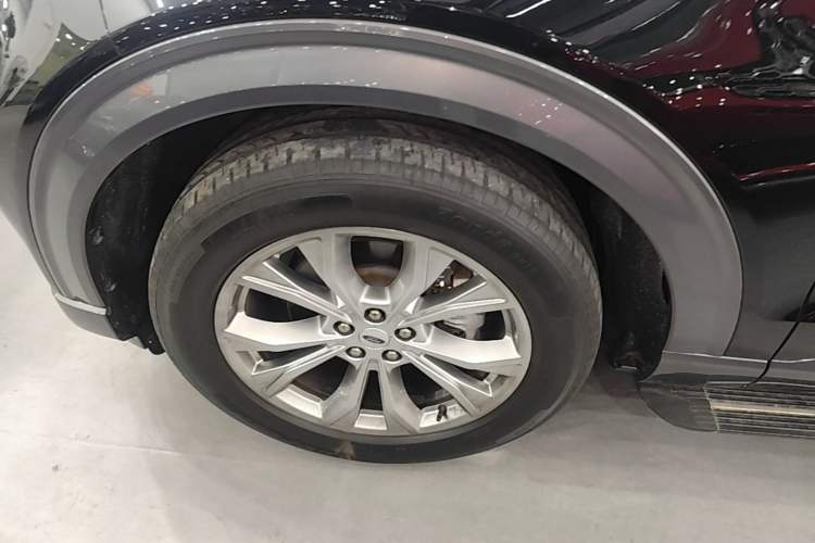 Used Ford Explorer 2020 EcoBoost 285 Four-Wheel Drive Trend Edition 6 Seats Left Front Wheel Hub