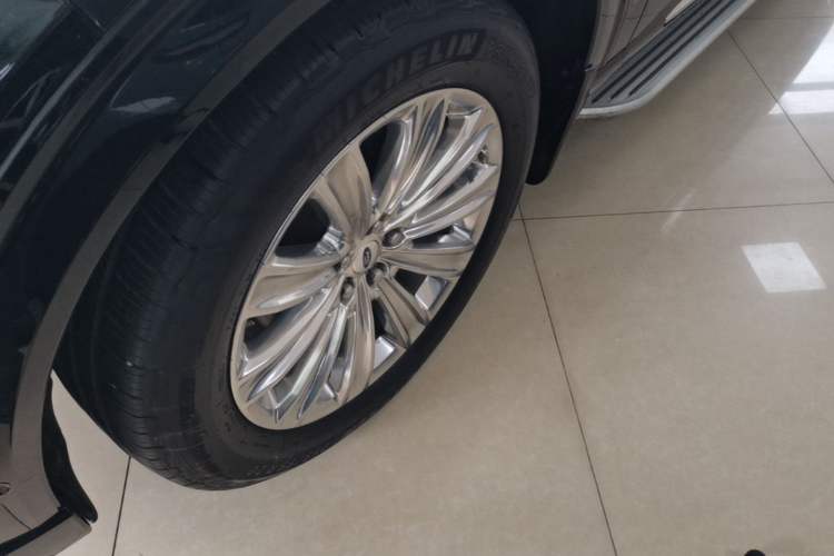 Used Ford Explorer 2020 EcoBoost 285 4x4 Titanium Edition 6 Seats Left Front Wheel Hub