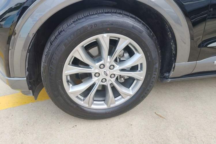 Used Ford Explorer 2020 EcoBoost 285 Rear-Drive Trend Edition 7-Seater Left Front Wheel Hub