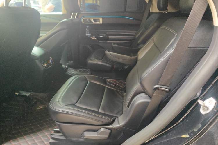 Used Ford Explorer 2020 EcoBoost 285 Rear-Drive Trend Edition 6 Seats Left Rear Seat