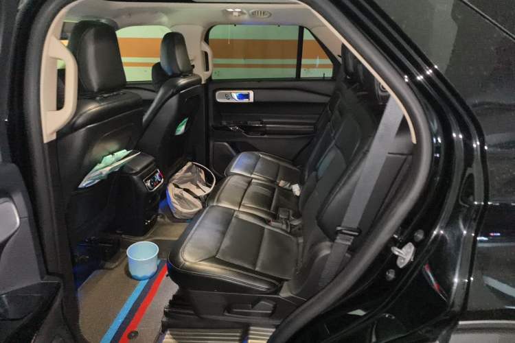 Used Ford Explorer 2020 EcoBoost 285 4x4 Titanium Edition 7-Seater Left Rear Seat