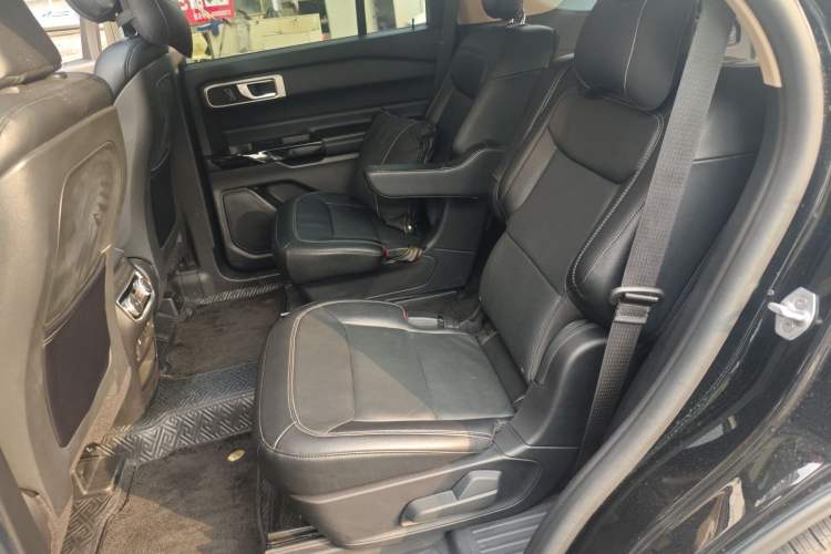 Used Ford Explorer 2020 EcoBoost 285 Rear-Drive Trend Edition 6 Seats Left Rear Seat