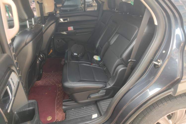 Used Ford Explorer 2020 EcoBoost 285 4x4 Titanium Edition 7-Seater Left Rear Seat