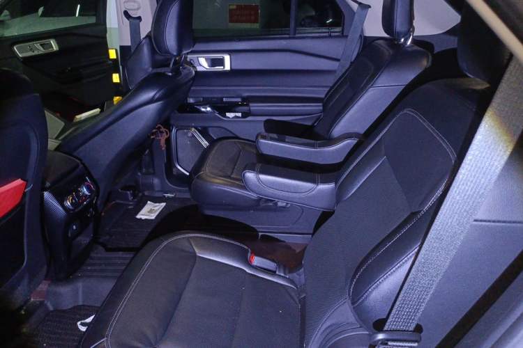 Used Ford Explorer 2020 EcoBoost 285 4x4 Titanium Edition 6 Seats Left Rear Seat