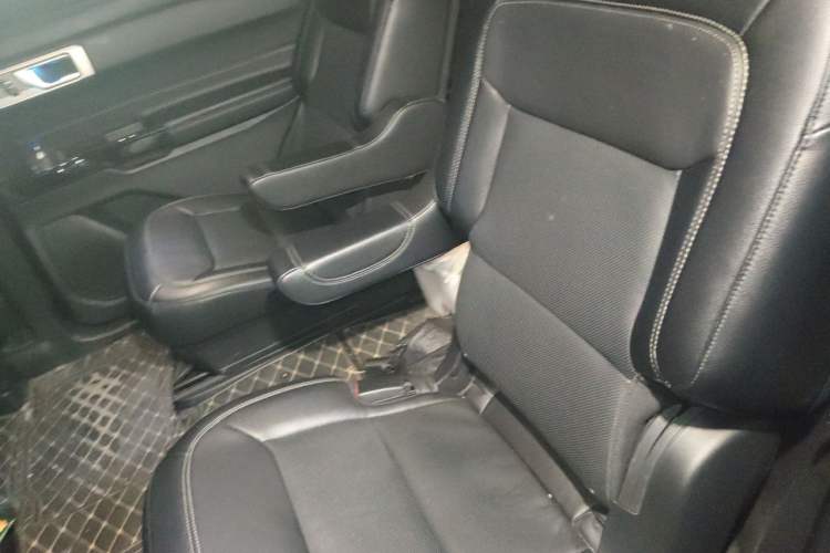 Used Ford Explorer 2020 EcoBoost 285 4x4 Titanium Edition 6 Seats Left Rear Seat