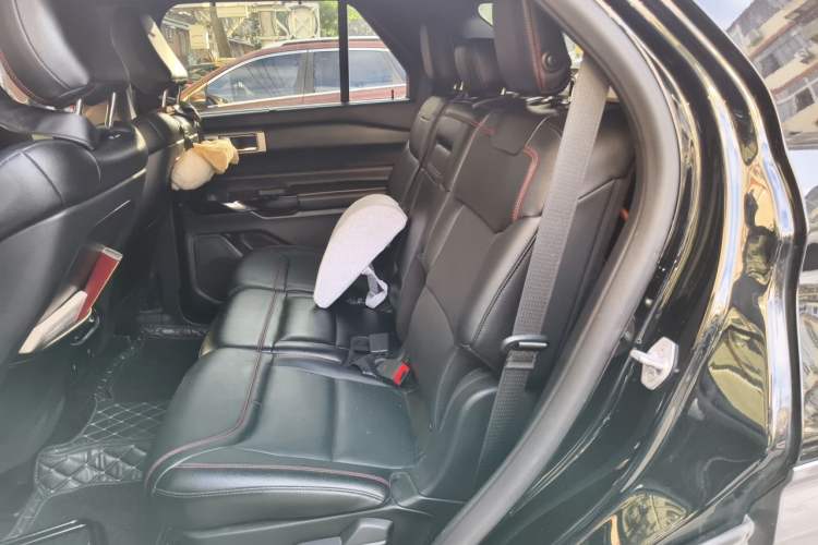 Used Ford Explorer 2020 EcoBoost 285 Four-Wheel Drive Sport Edition ST-LINE 7-Seater Left Rear Seat