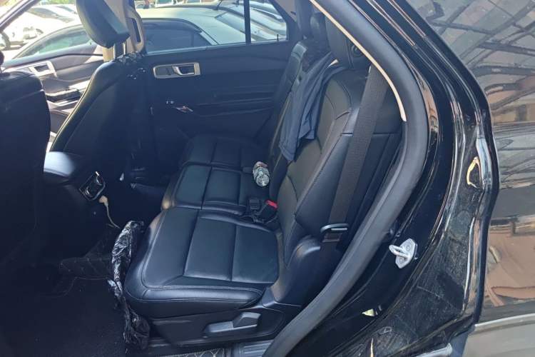 Used Ford Explorer 2020 EcoBoost 285 4x4 Titanium Edition 7-Seater Left Rear Seat