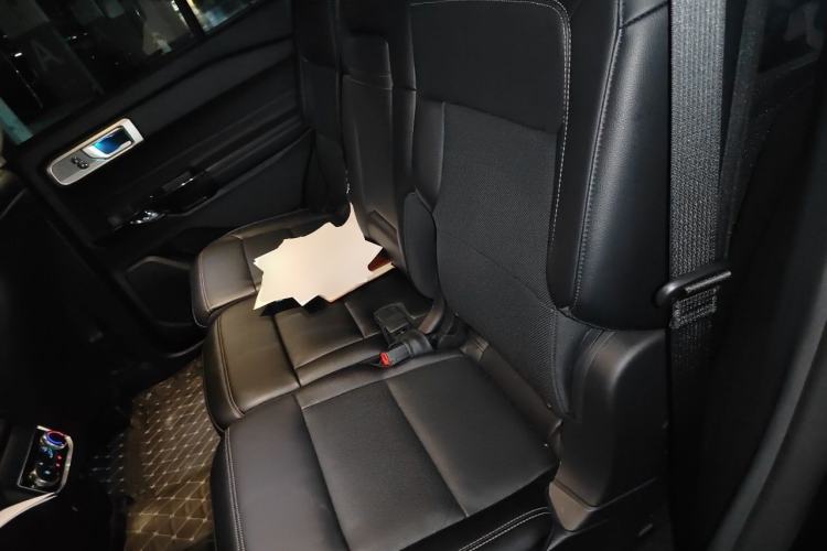 Used Ford Explorer 2020 EcoBoost 285 4x4 Titanium Edition 7-Seater Left Rear Seat