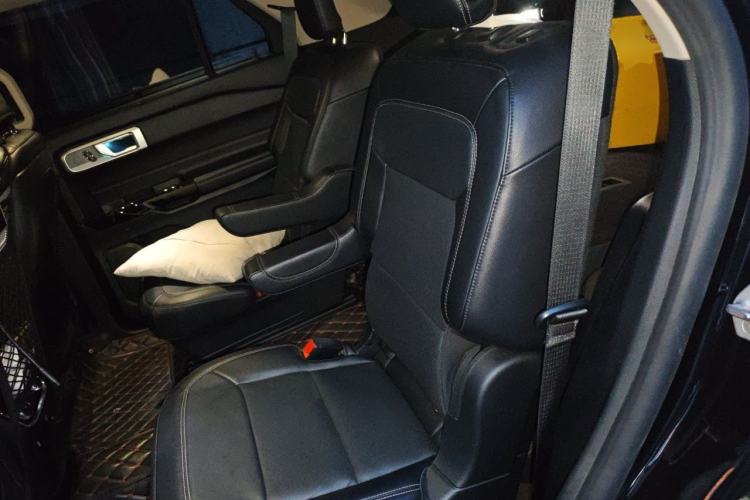 Used Ford Explorer 2020 EcoBoost 285 4x4 Titanium Edition 6 Seats Left Rear Seat
