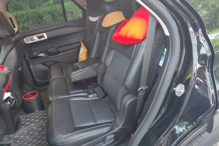 Used Ford Explorer 2020 EcoBoost 285 4x4 Titanium Edition 7-Seater Left Rear Seat
