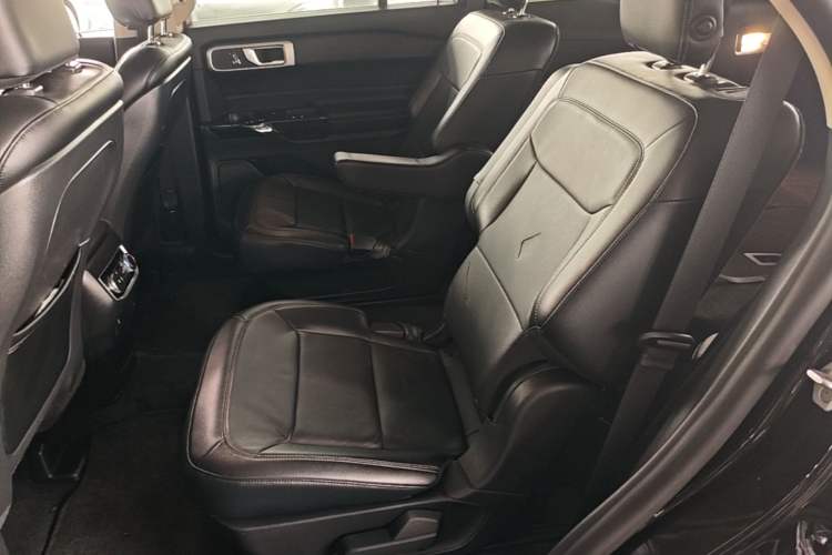 Used Ford Explorer 2020 EcoBoost 285 Rear-Drive Trend Edition 6 Seats Left Rear Seat