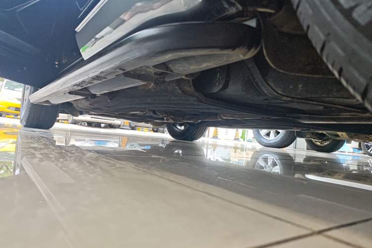 Used Ford Explorer 2020 EcoBoost 285 Rear-Drive Trend Edition 7-Seater Left Side Sill