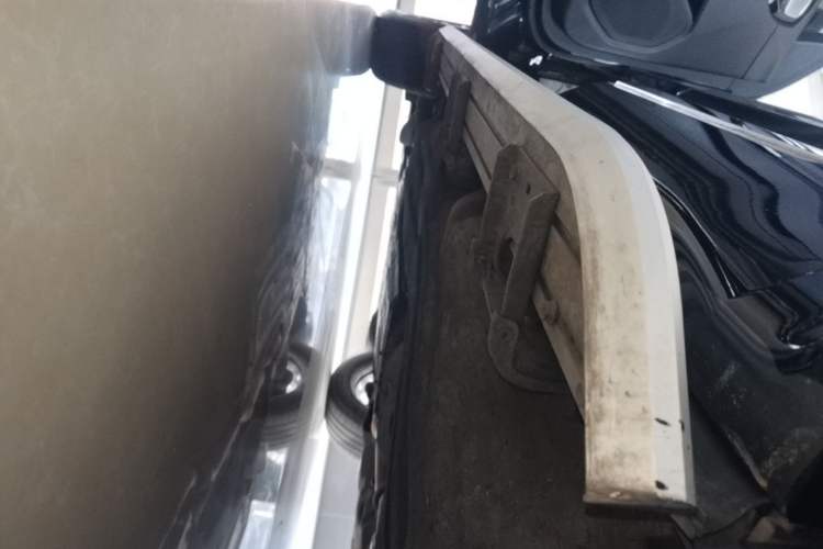 Used Ford Explorer 2020 EcoBoost 285 4x4 Titanium Edition 6 Seats Left Side Sill